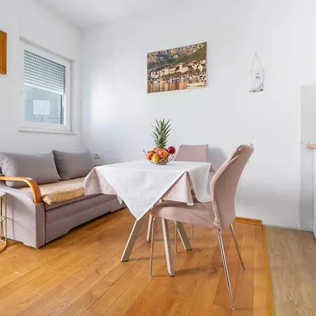 Mary Apartamento Makarska