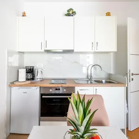 Mary Apartamento Makarska